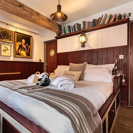 Hotel 1777. At The Albion Wimborne Minster Exterior foto